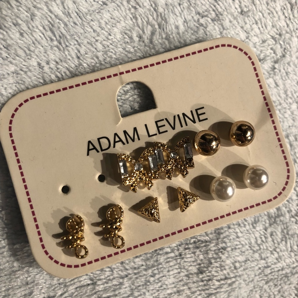 5 sets of Earrings